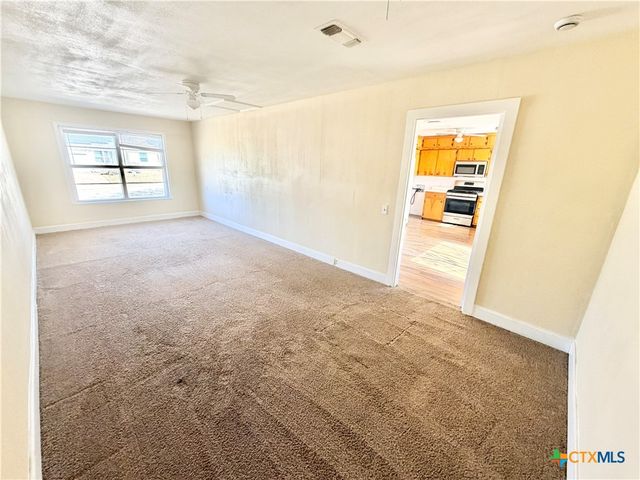 910 Leonhard Street, Copperas Cove, TX 76522