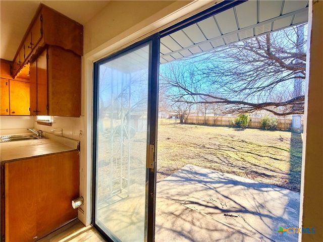 910 Leonhard Street, Copperas Cove, TX 76522