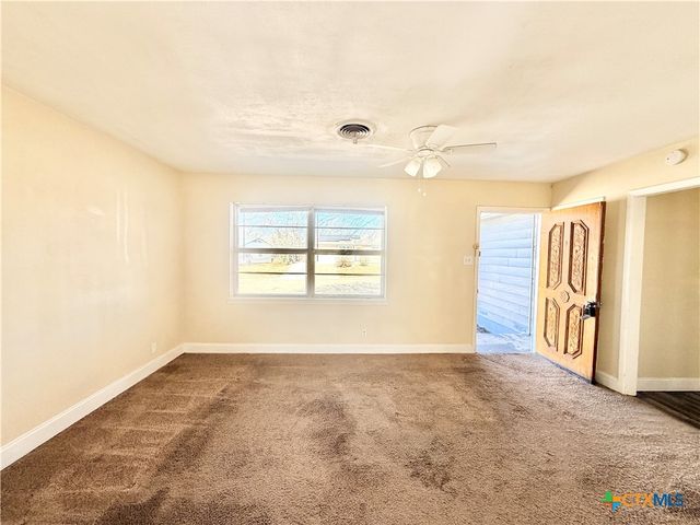 910 Leonhard Street, Copperas Cove, TX 76522