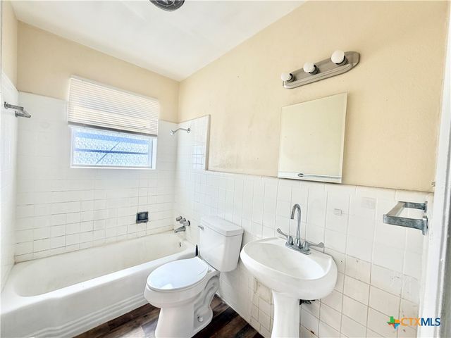 910 Leonhard Street, Copperas Cove, TX 76522