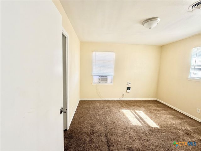 910 Leonhard Street, Copperas Cove, TX 76522