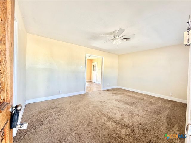 910 Leonhard Street, Copperas Cove, TX 76522