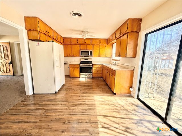 910 Leonhard Street, Copperas Cove, TX 76522