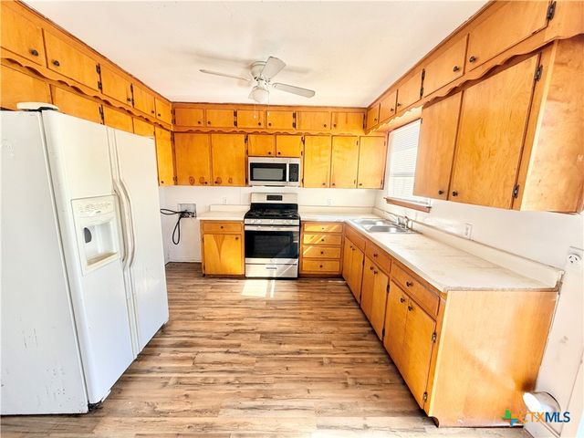 910 Leonhard Street, Copperas Cove, TX 76522