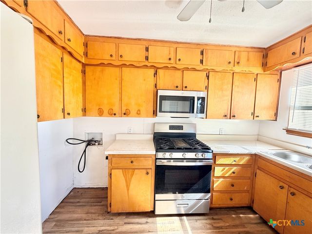 910 Leonhard Street, Copperas Cove, TX 76522