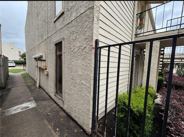 10075 Westpark Drive 40, Houston, TX 77042