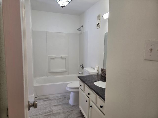 10075 Westpark Drive 40, Houston, TX 77042