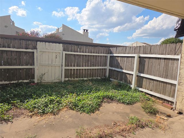 10075 Westpark Drive 40, Houston, TX 77042