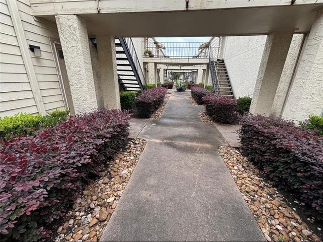 10075 Westpark Drive 40, Houston, TX 77042