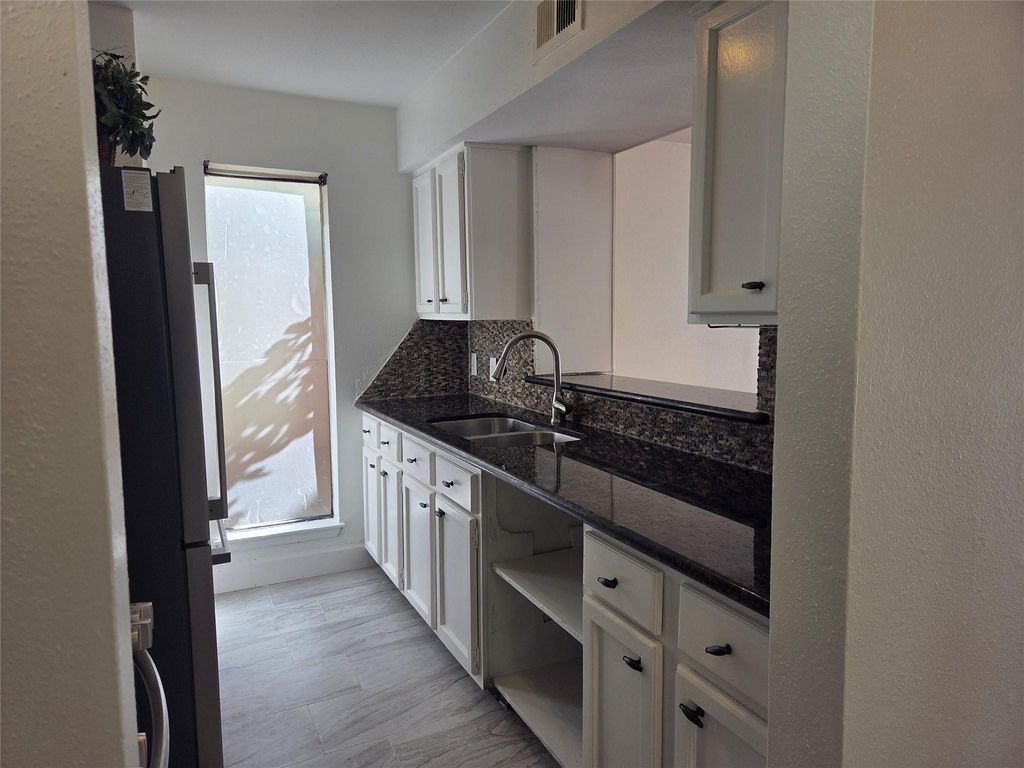 10075 Westpark Drive 40, Houston, TX 77042