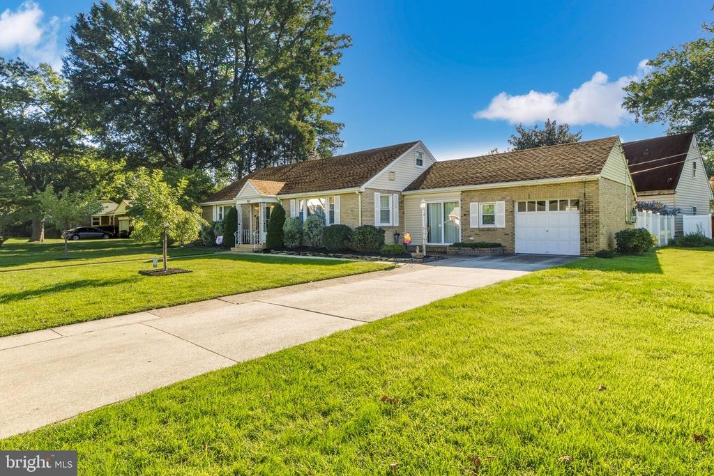 292 HAMILTON AVE, PENNSVILLE, NJ 08070 — photo 2