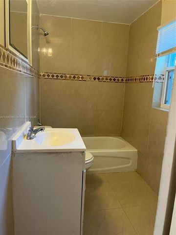 538 W 1st St, Riviera Beach, FL 33404