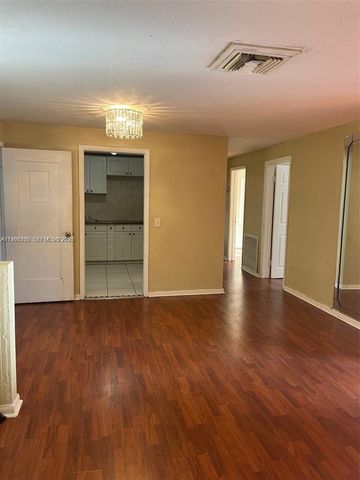 538 W 1st St, Riviera Beach, FL 33404