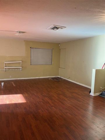 538 W 1st St, Riviera Beach, FL 33404