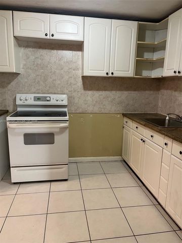 538 W 1st St, Riviera Beach, FL 33404