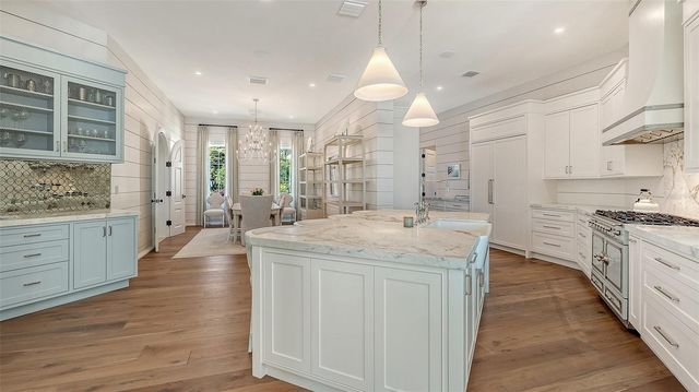 70 LIGHTHOUSE POINT DRIVE, Longboat Key, FL 34228