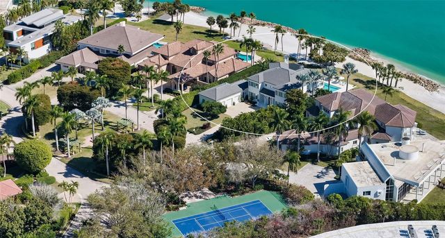 70 LIGHTHOUSE POINT DRIVE, Longboat Key, FL 34228