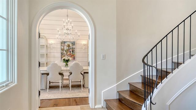 70 LIGHTHOUSE POINT DRIVE, Longboat Key, FL 34228