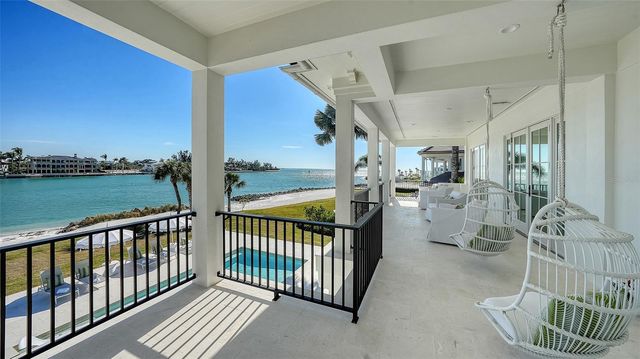 70 LIGHTHOUSE POINT DRIVE, Longboat Key, FL 34228
