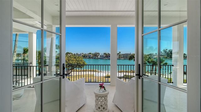 70 LIGHTHOUSE POINT DRIVE, Longboat Key, FL 34228