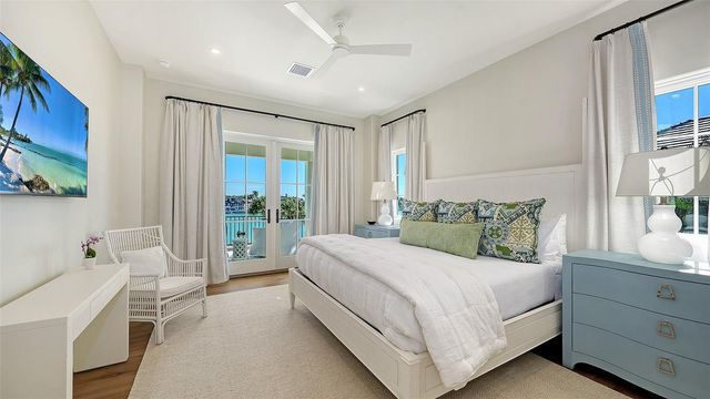 70 LIGHTHOUSE POINT DRIVE, Longboat Key, FL 34228