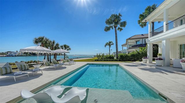 70 LIGHTHOUSE POINT DRIVE, Longboat Key, FL 34228