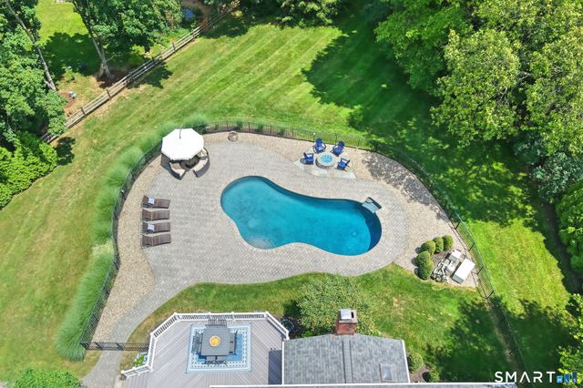 10 Doe Hollow Drive, Trumbull, CT 06611