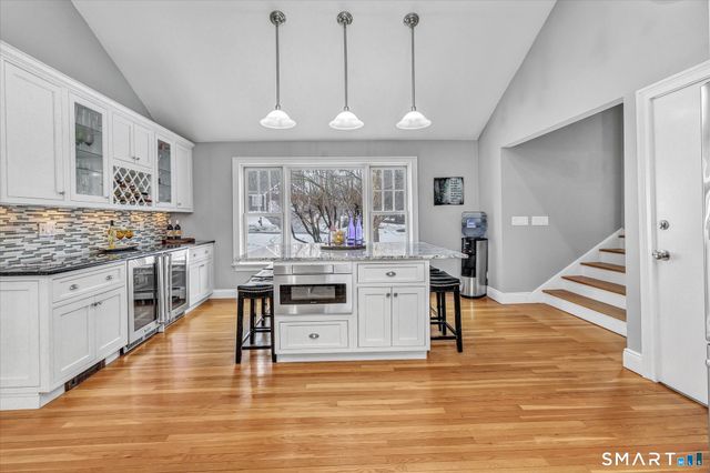 10 Doe Hollow Drive, Trumbull, CT 06611