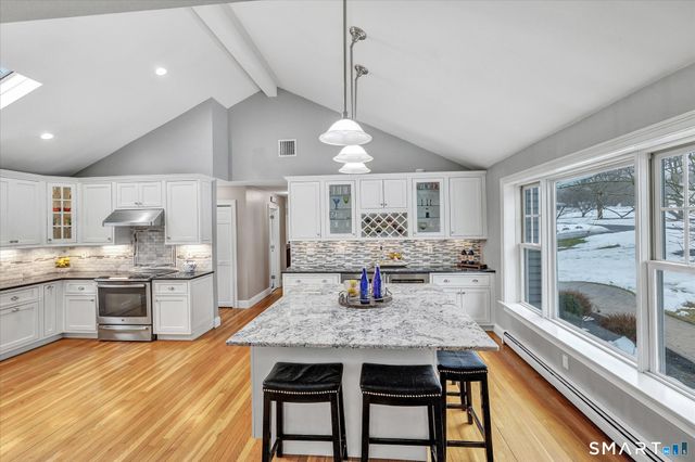 10 Doe Hollow Drive, Trumbull, CT 06611