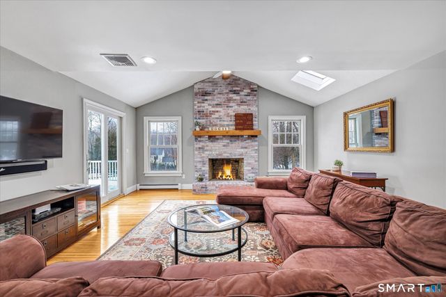 10 Doe Hollow Drive, Trumbull, CT 06611