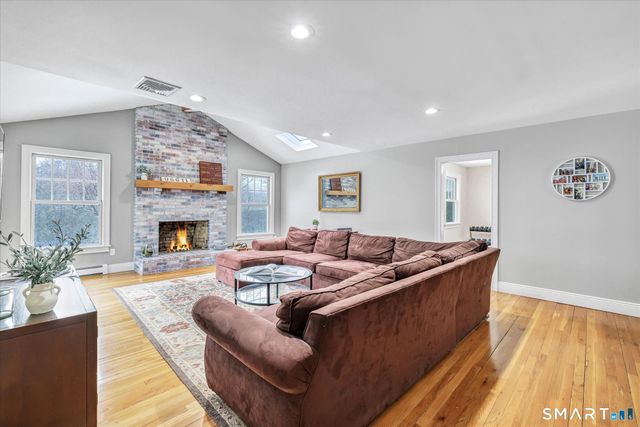 10 Doe Hollow Drive, Trumbull, CT 06611