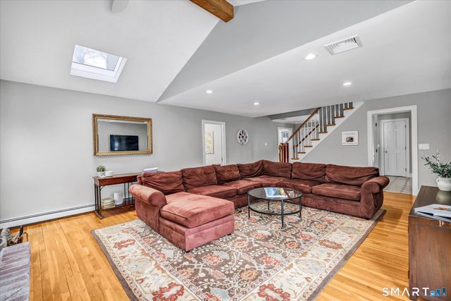 10 Doe Hollow Drive, Trumbull, CT 06611