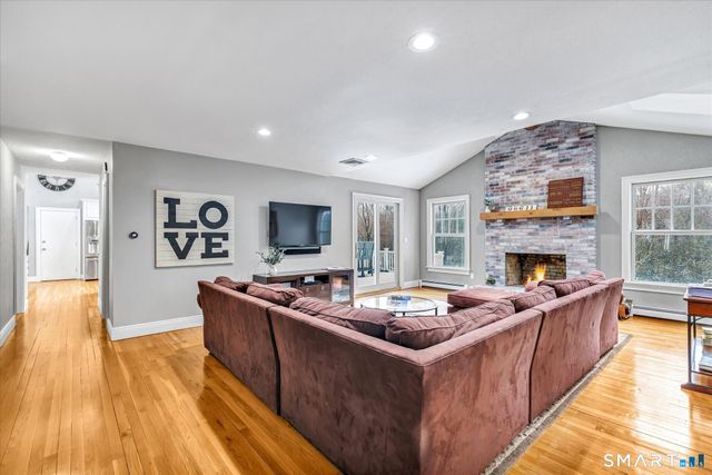 10 Doe Hollow Drive, Trumbull, CT 06611