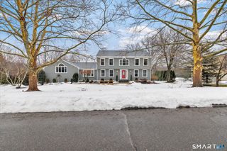10 Doe Hollow Drive, Trumbull, CT 06611