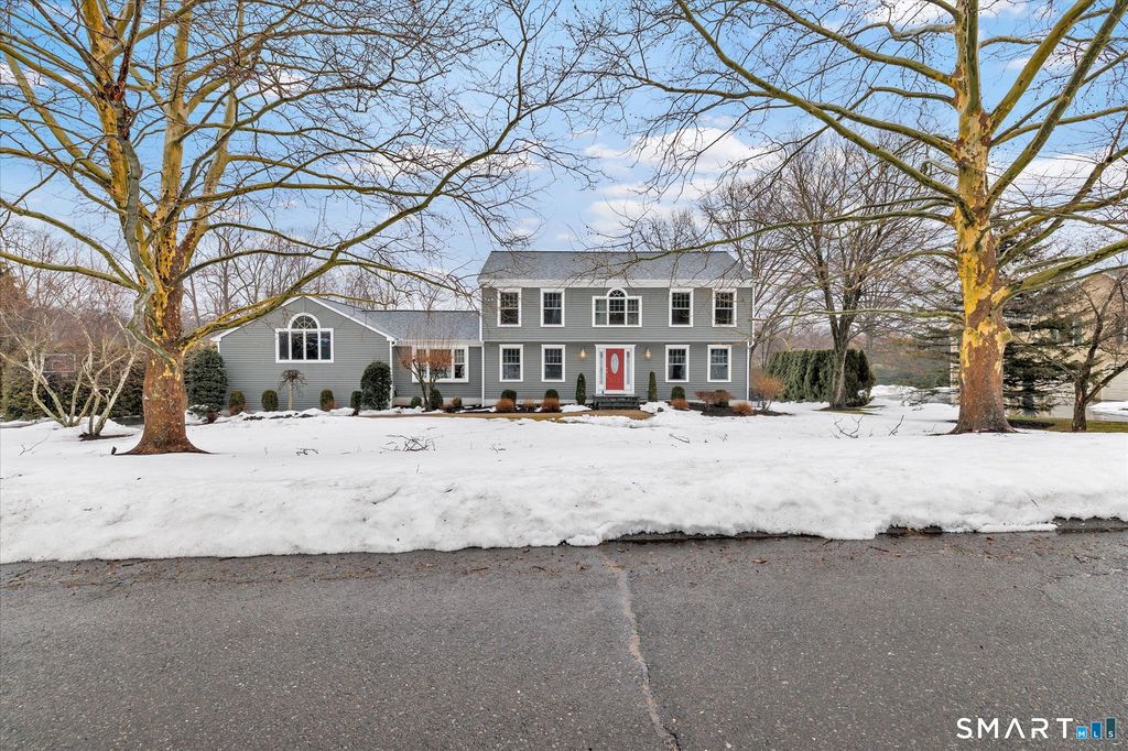 10 Doe Hollow Drive, Trumbull, CT 06611