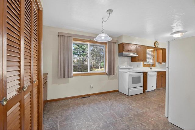 7750 DEER LANE, Wisconsin Rapids, WI 54494