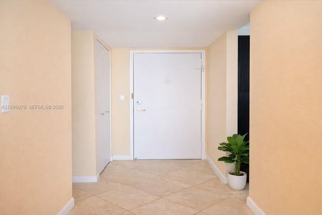 2851 NE 183rd Street 906E, Aventura, FL 33160