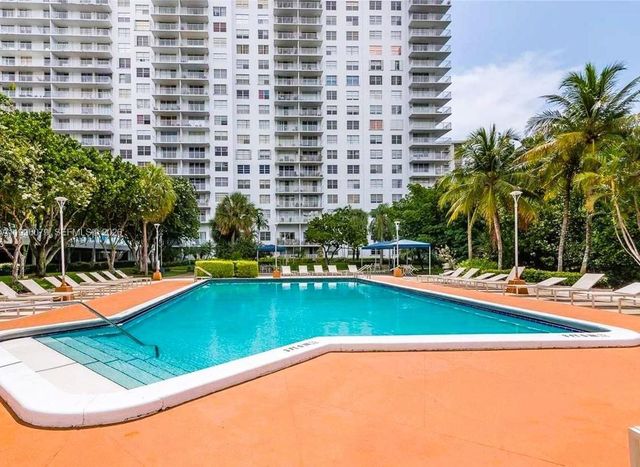 2851 NE 183rd Street 906E, Aventura, FL 33160