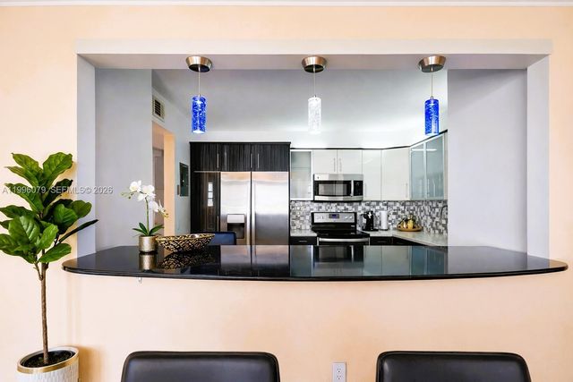 2851 NE 183rd Street 906E, Aventura, FL 33160