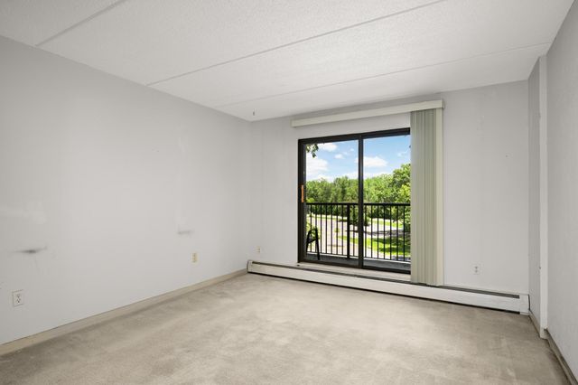 10501 Cedar Lake Road 413, Minnetonka, MN 55305