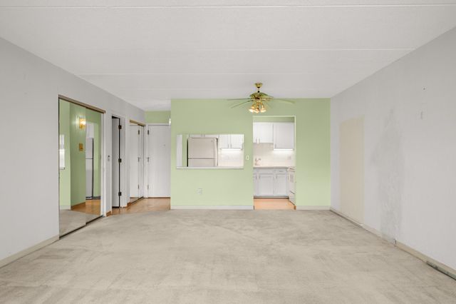 10501 Cedar Lake Road 413, Minnetonka, MN 55305