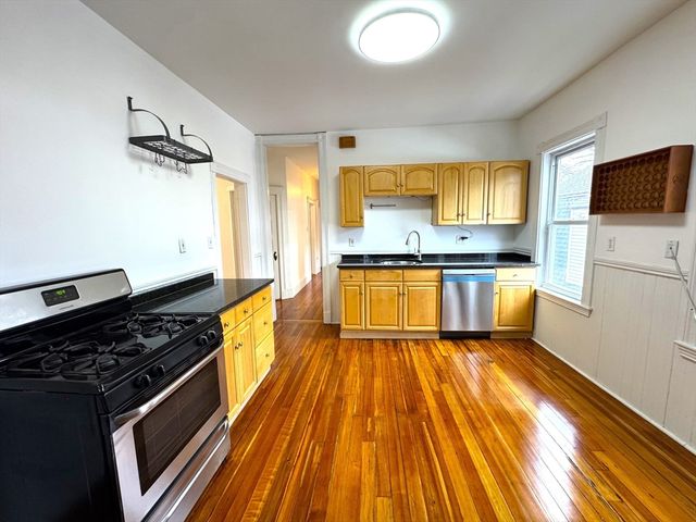 67 Washburn Ave. 2, Cambridge, MA 02140