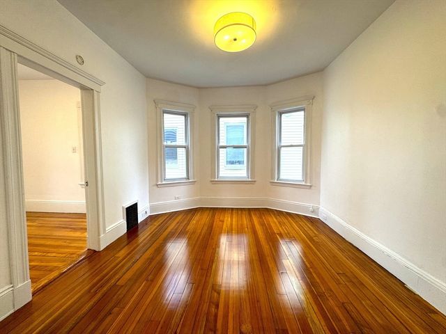 67 Washburn Ave. 2, Cambridge, MA 02140