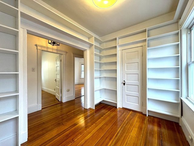 67 Washburn Ave. 2, Cambridge, MA 02140