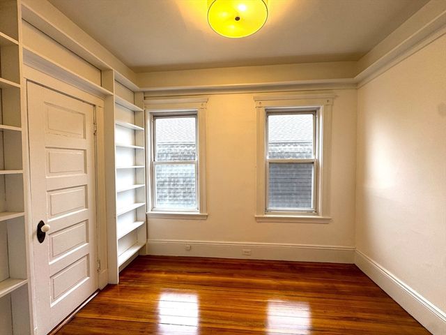 67 Washburn Ave. 2, Cambridge, MA 02140