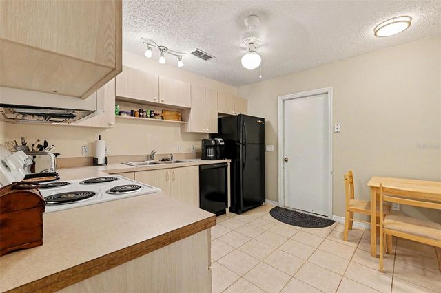1501 LAS PACOS COURT, The Villages, FL 32162