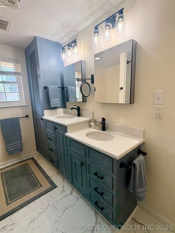 924 W Park Avenue, Checotah, OK 74426