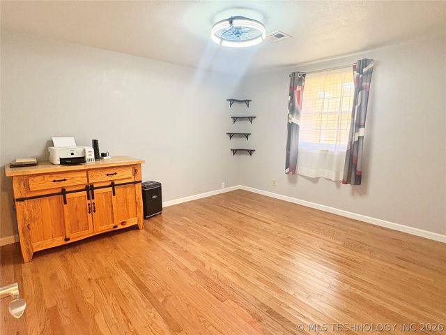 924 W Park Avenue, Checotah, OK 74426