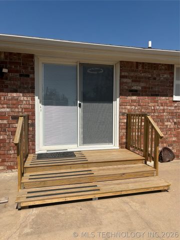 924 W Park Avenue, Checotah, OK 74426