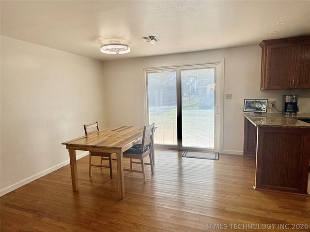 924 W Park Avenue, Checotah, OK 74426